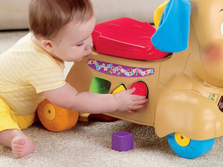 Fisher-Price, chodzik-jeździk Szczeniaczka Uczniaczka, zabawka edukacyjna