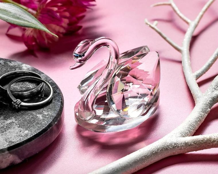 Gadget Master, kryształowy łabędź, figurka