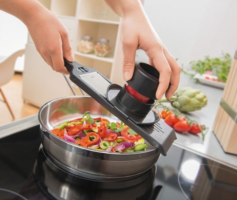 Gefu, krajalnica do warzyw z uchwytem, stalowe ostrze z regulacją grubości