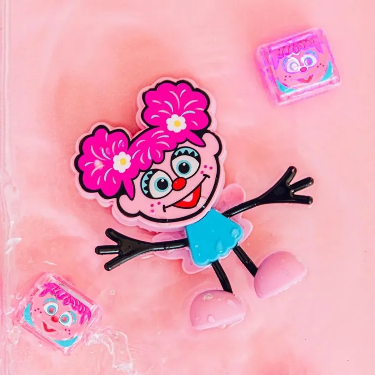 Glo Pals, Ulica Sezamkowa, Abby, postać do kąpieli i kostki sensoryczne świecące w wodzie, zestaw