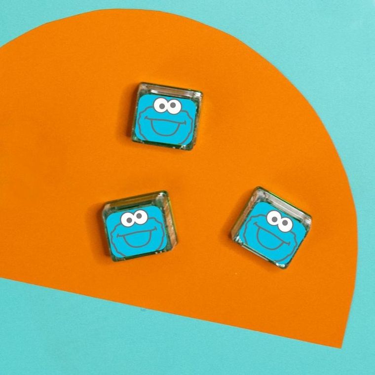 Glo Pals, Ulica Sezamkowa, Ciasteczkowy Potwór, kostki sensoryczne świecące w wodzie, 4 szt.