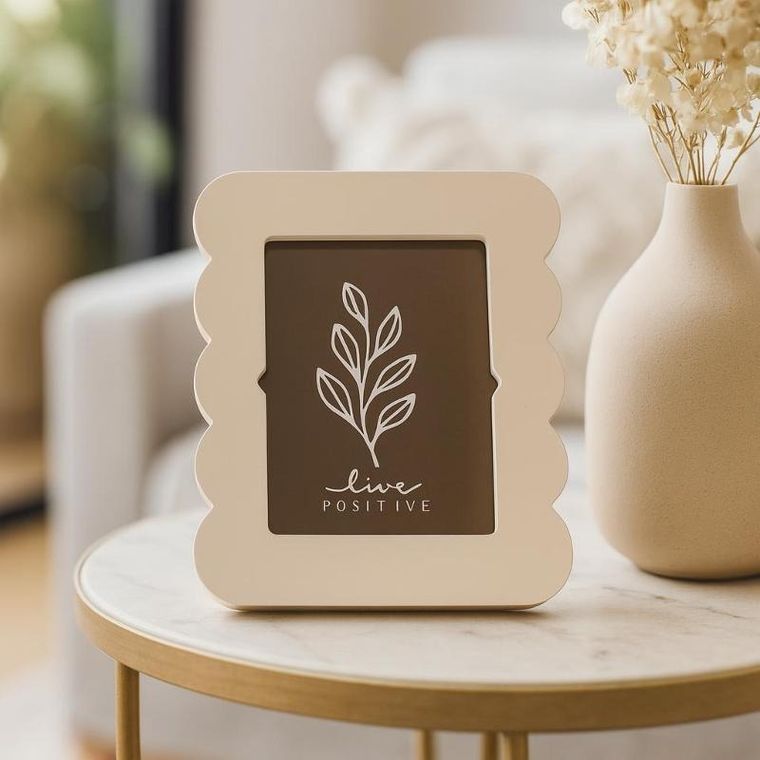 Home Styling Collection, Base, ramka na zdjęcie z falowanym brzegiem, 18,5-2,2-23,3 cm
