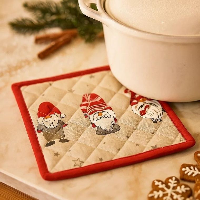 Home Styling Collection, bawełniana łapka kuchenna z motywem skrzata, 20-20 cm