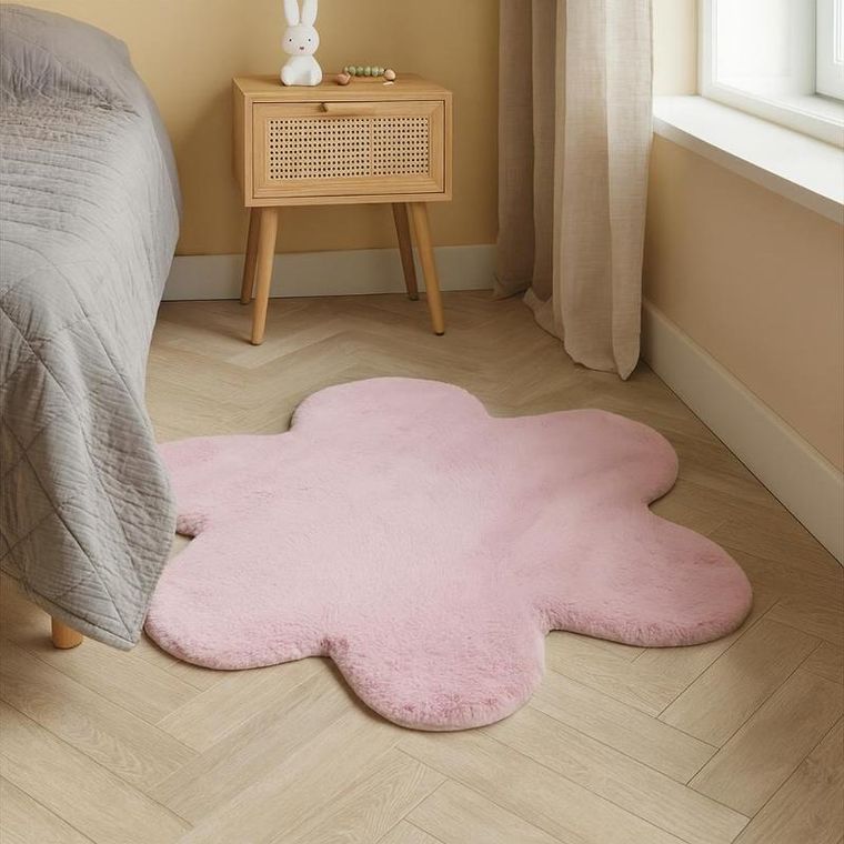 Home Styling Collection, dywan do pokoju dziecięcego, kwiatek telos, 60-90 cm