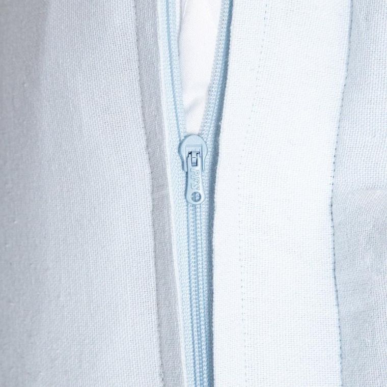 Homla, Durga, poszewka, bawełniana błękitna z dekoracyjnym obszyciem, 45-45 cm