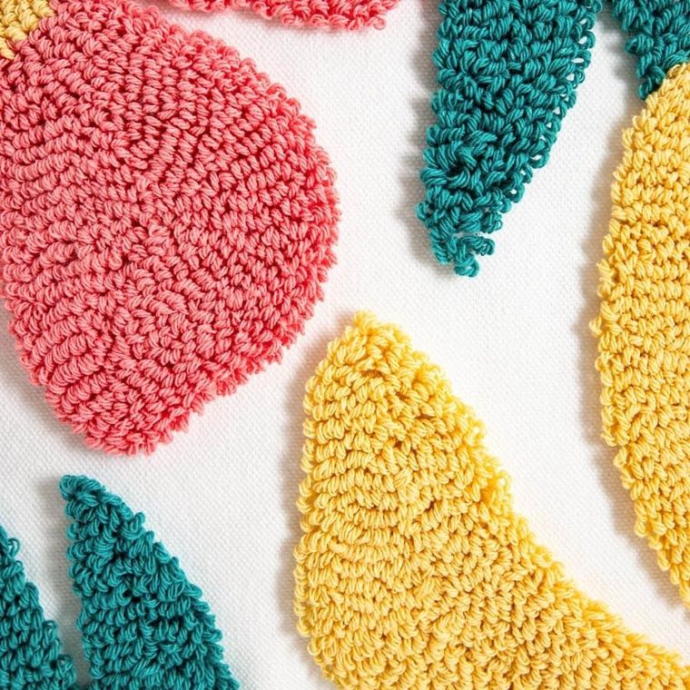 Homla, Lamis, poszewka, z frędzlami i tuftowanymi kwiatami, 45-45 cm