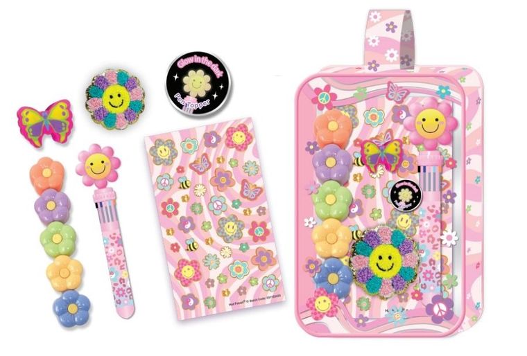 Hot Focus, długopis i zakreślacze w kosmetyczce, kwiatki