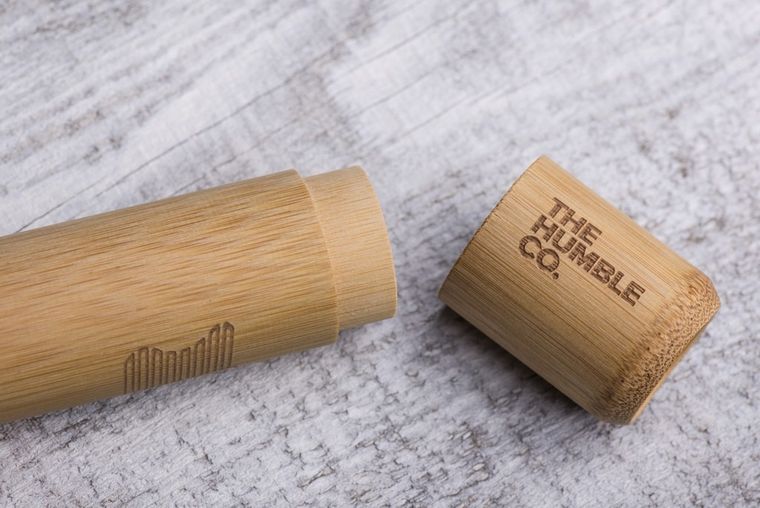 Humble, etui na szczoteczkę z drzewa bambusowego