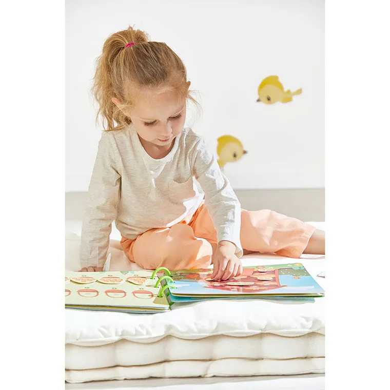 Janod, Busy Book, Farma, książeczka sensoryczna z zadaniami