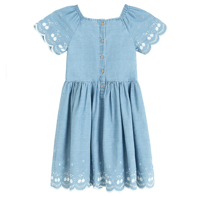 Jeansowa sukienka z haftem Cool Club