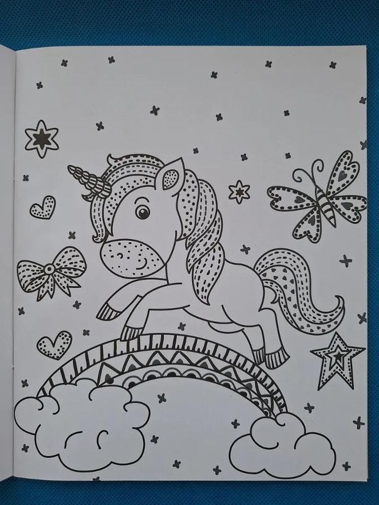 Jednorożce. Malowanie wodą! Magia koloru