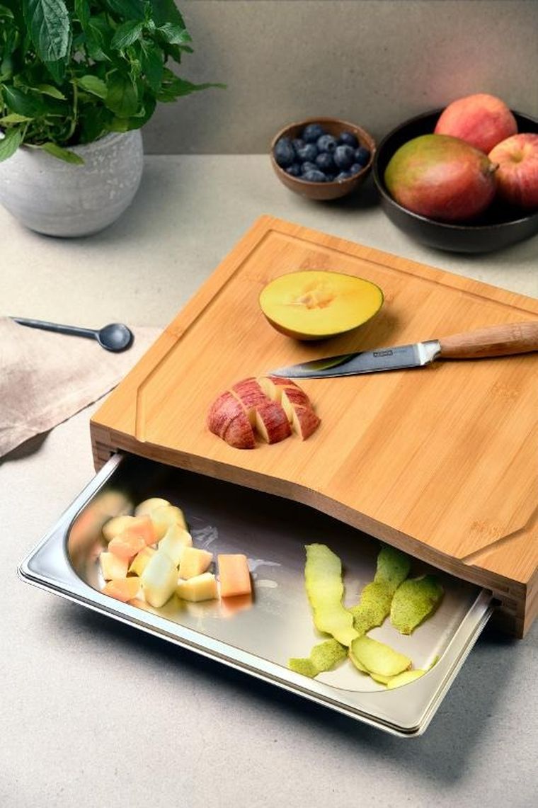 Kesper, bambusowa deska do krojenia, z wyciąganą tacą ze stali nierdzewnej