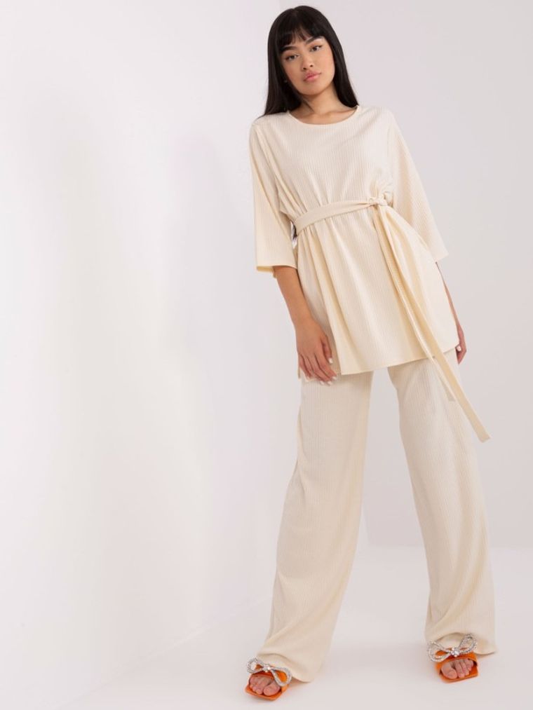 Komplet damski, beżowy, Lakerta