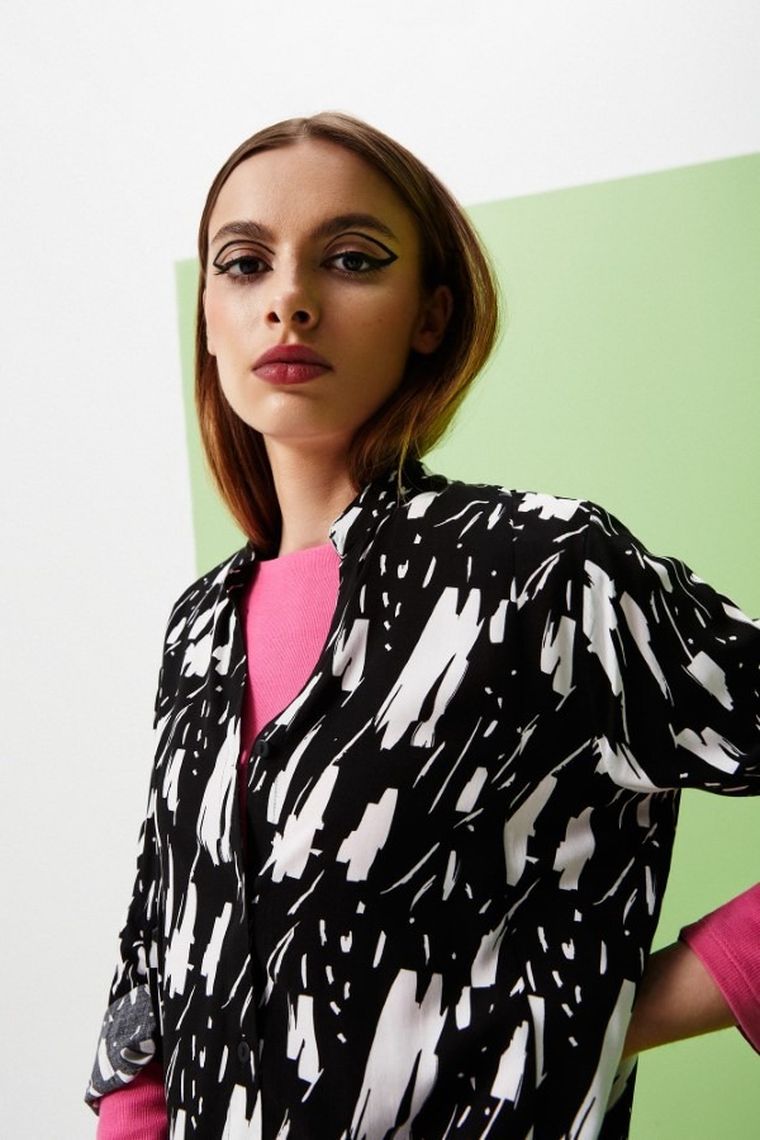 Koszula damska z długim rękawem, czarna, Moodo