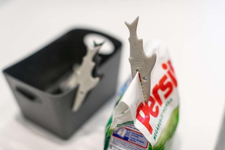 Koziol, Sharky, klips, organic ash grey/desert sand, 20 szt.