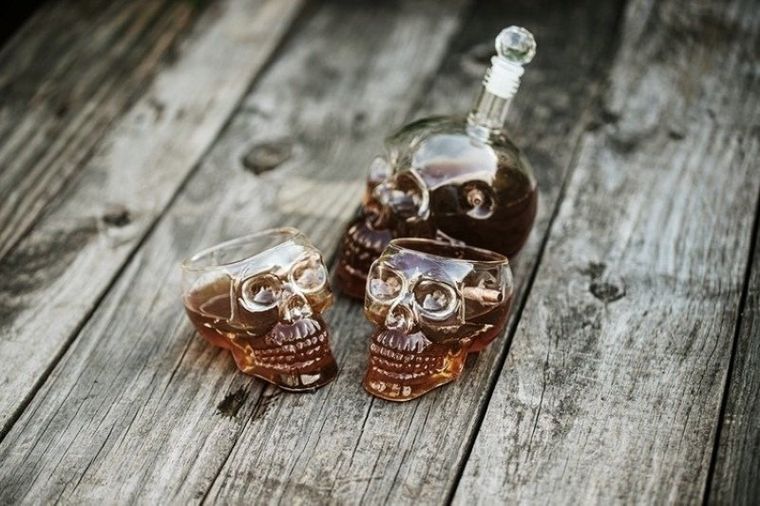 Kuloodporna, szklana czaszka