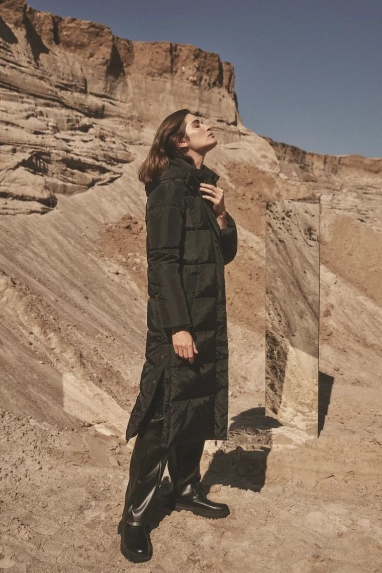 Kurtka damska z kapturem, czarna, Moodo