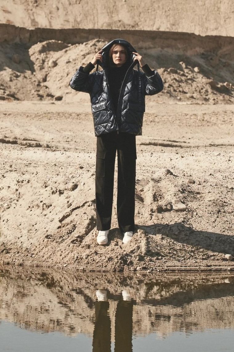 Kurtka damska z kapturem, granatowa, Moodo