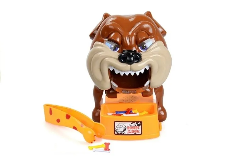 Lean Toys, Zły Pies, gra zręcznościowa
