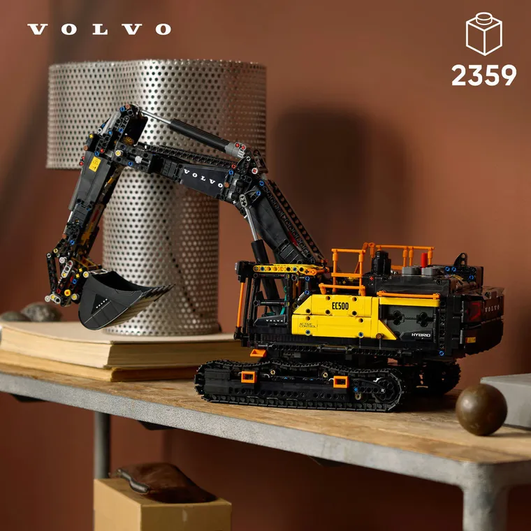 LEGO Technic, Koparka Volvo EC500 Hybrid, 42215