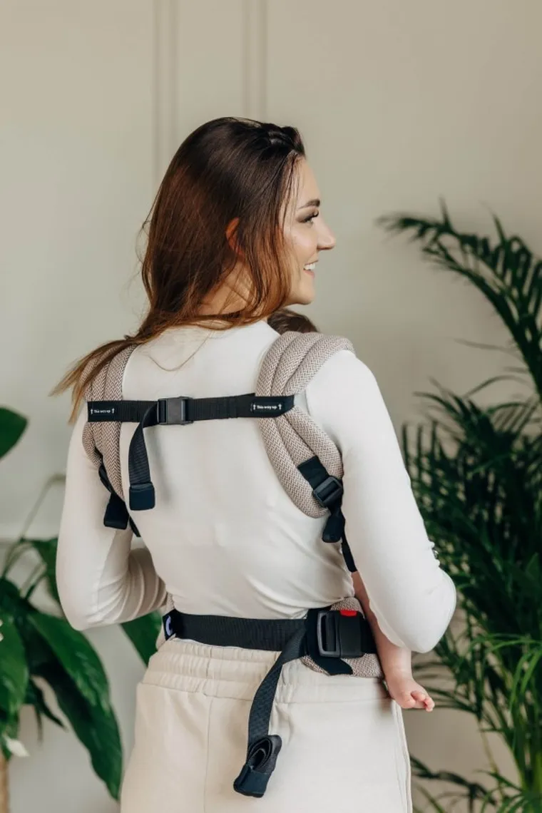 LennyLamb, nosidło bawełniane, splot jodełkowy, Almond