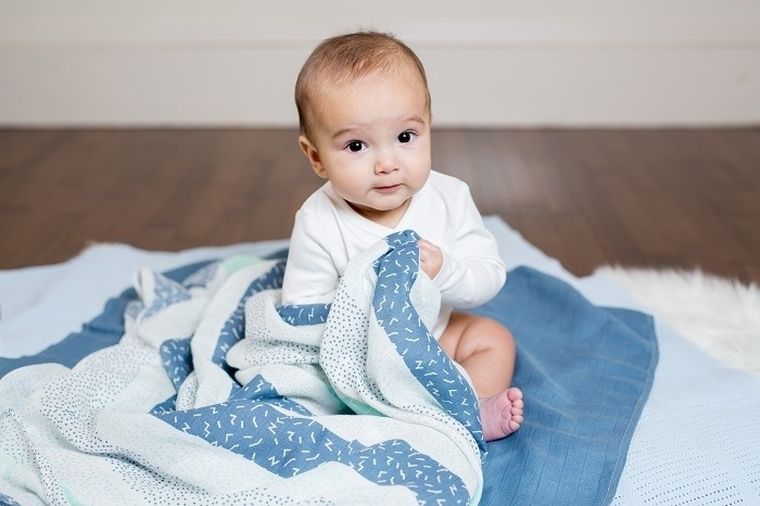 Lulujo, Grey Spotted Stripe, kocyk bambusowy