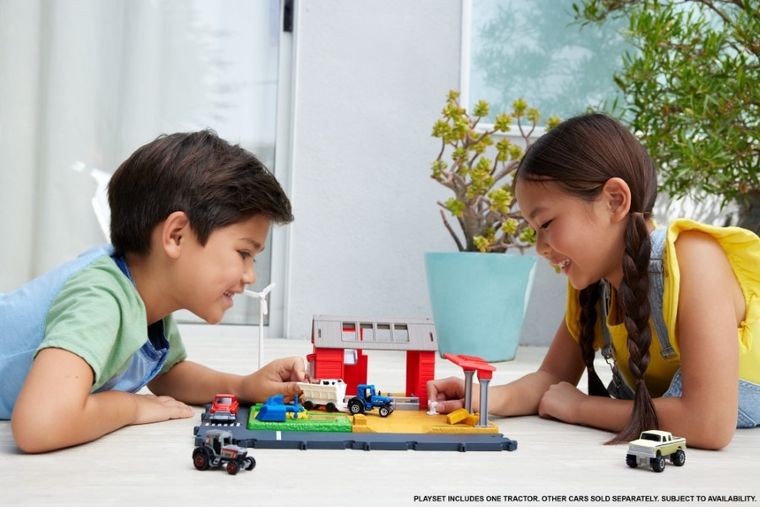 Matchbox, Prawdziwe Przygody - Farma, światło i dźwięk, 1:64