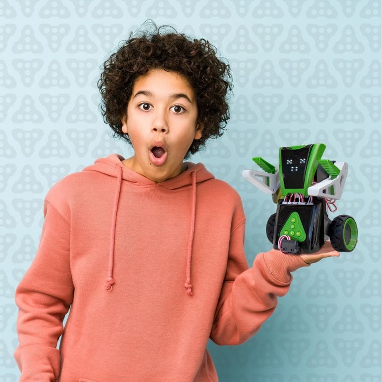 Mazzy, robot interaktywny