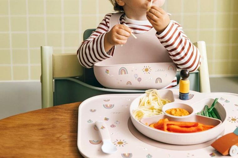 Mepal, Mio, Little Farm, śliniak silikonowy z kieszonką