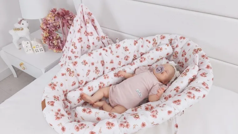 MimiNu, Kaczuszki, lekki kocyk dziecięcy, jersey, pudrowy róż, 60-70 cm