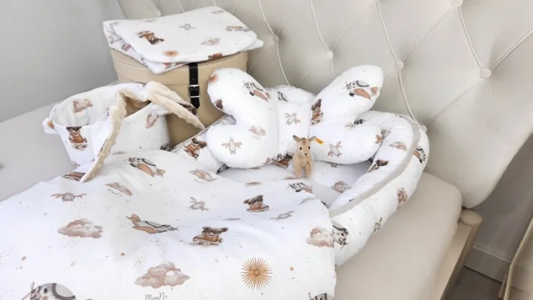 MimiNu, Misie, poduszka antywstrząsowa, motylek, beż