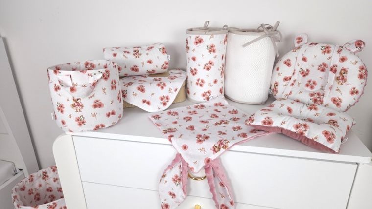 MimiNu, Petite, Kaczuszki, profilowana poduszka bawełniana, minky, pudrowy róż