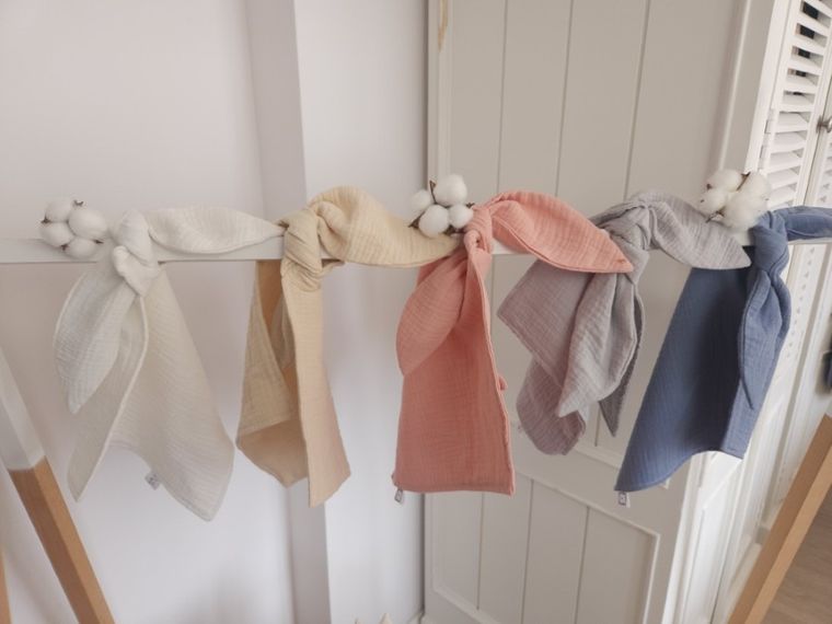 MimiNu, szmatka sensoryczna muślinowa, pudrowy róż, 30-30 cm