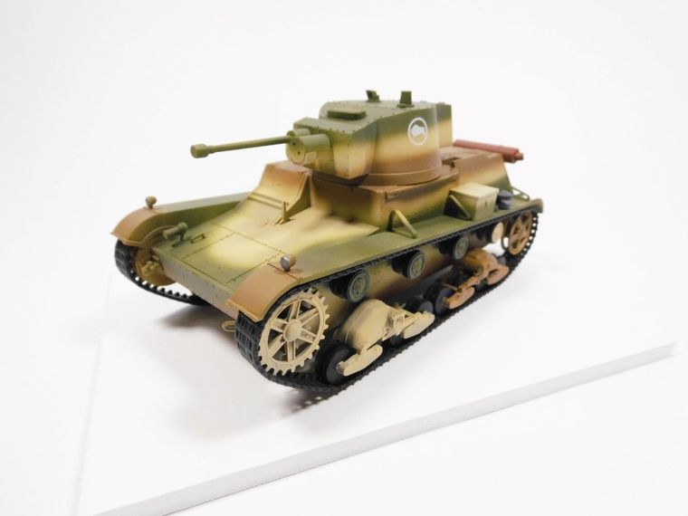 Mirage Hobby, lekki czołg dwuwieżowy 7TP, model do sklejania