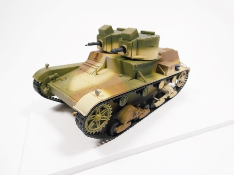 Mirage Hobby, lekki czołg jednowieżowy 7TP, model do sklejania