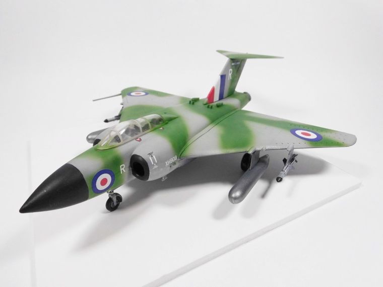 Mirage Hobby, samolot przechwytujący Gloster Javelin, model do sklejania