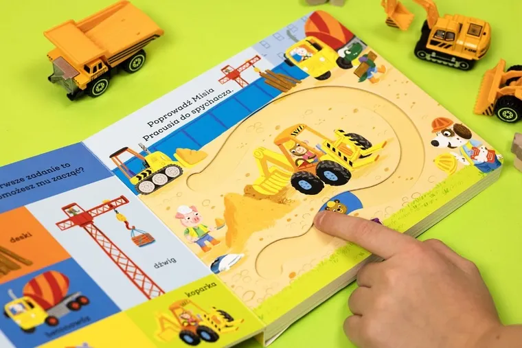 Miś Pracuś. Przesuń paluszkiem. Na budowie