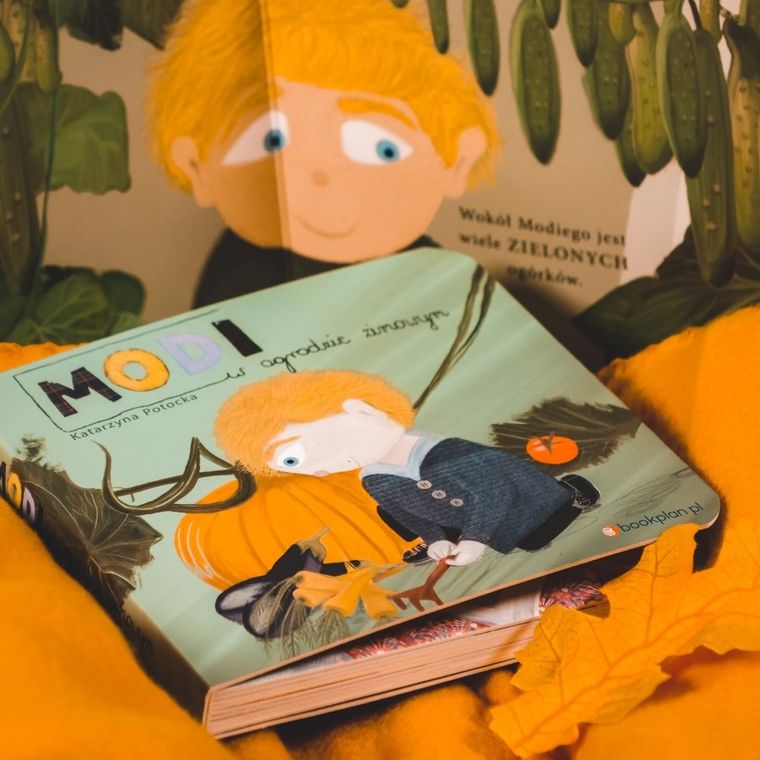 Modi w ogrodzie zimowym