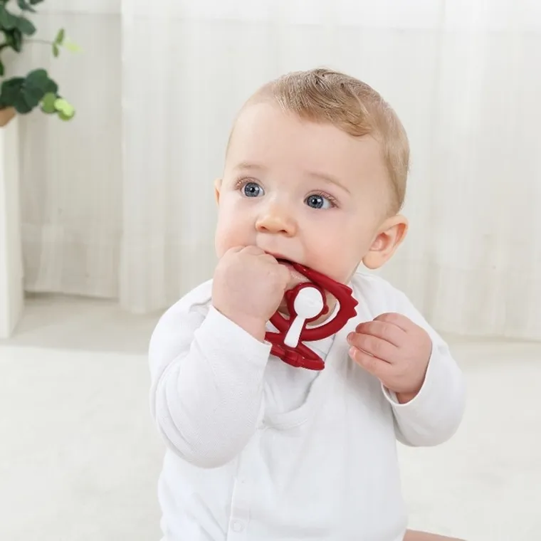 Mombella, Małpka, gryzak, Chimney Red