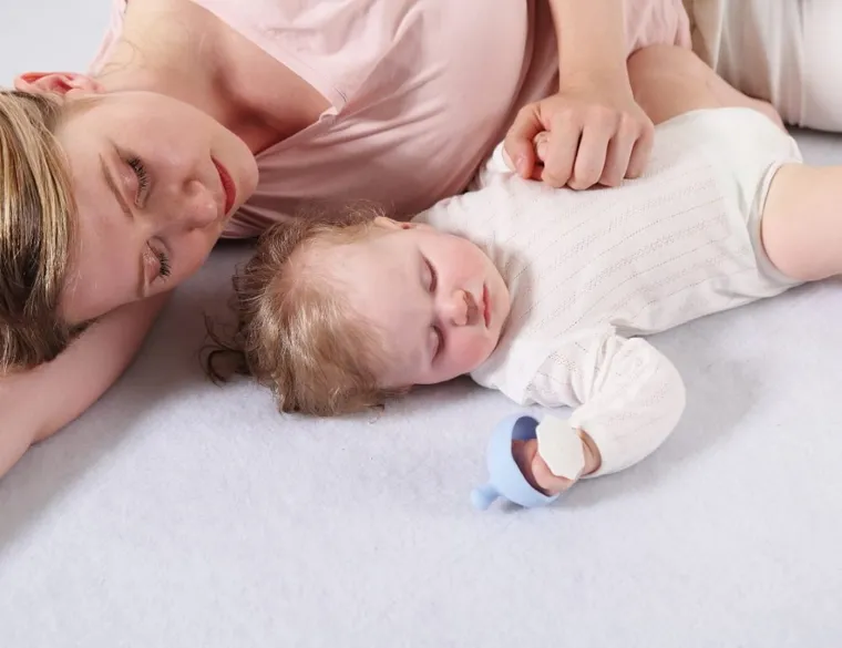 Mombella, Mushroom, gryzak, light blue