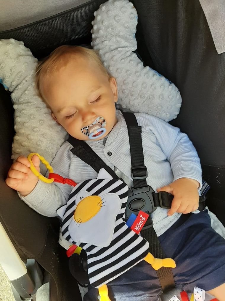 Mom's Care, kot pasiak, kontrastowa zabawka zawieszka sensoryczna