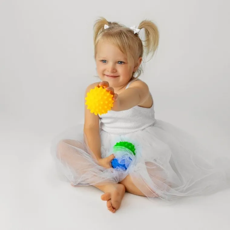 Mom's Care, Sensorky, jeżyk, piłeczki do masażu, piłeczka sensoryczna, 3 szt.