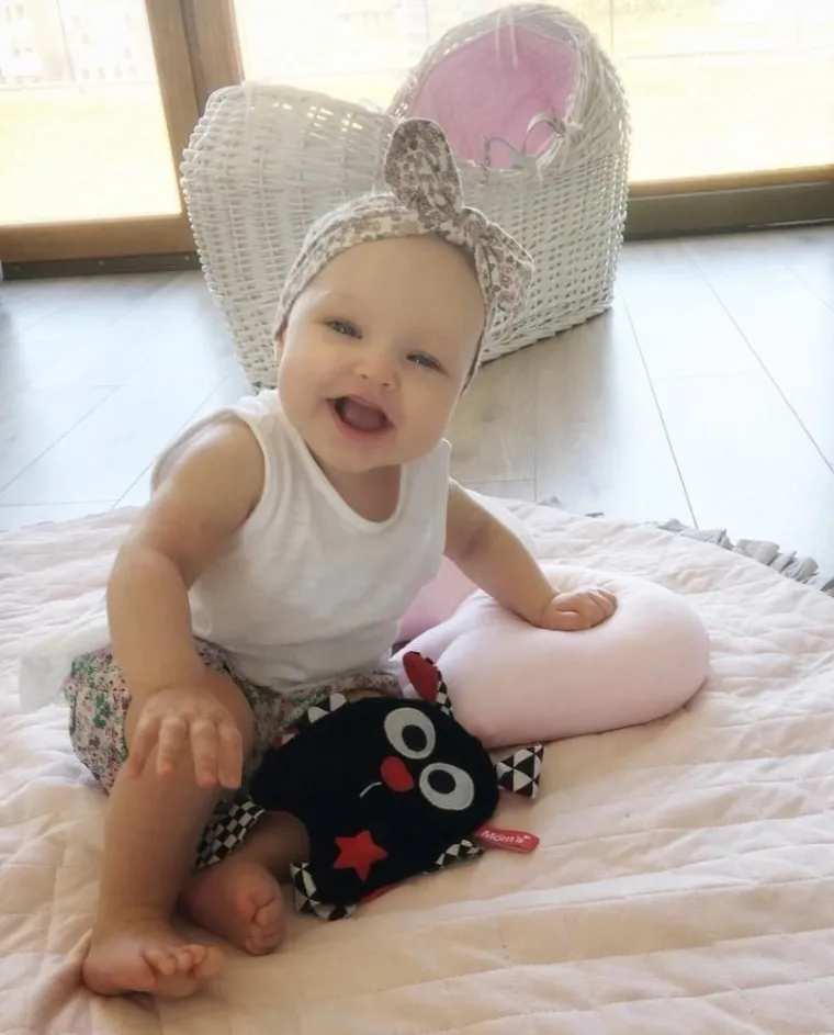 Mom's Care, szeleścik z gwiazdką, kontrastowa zabawka sensoryczna