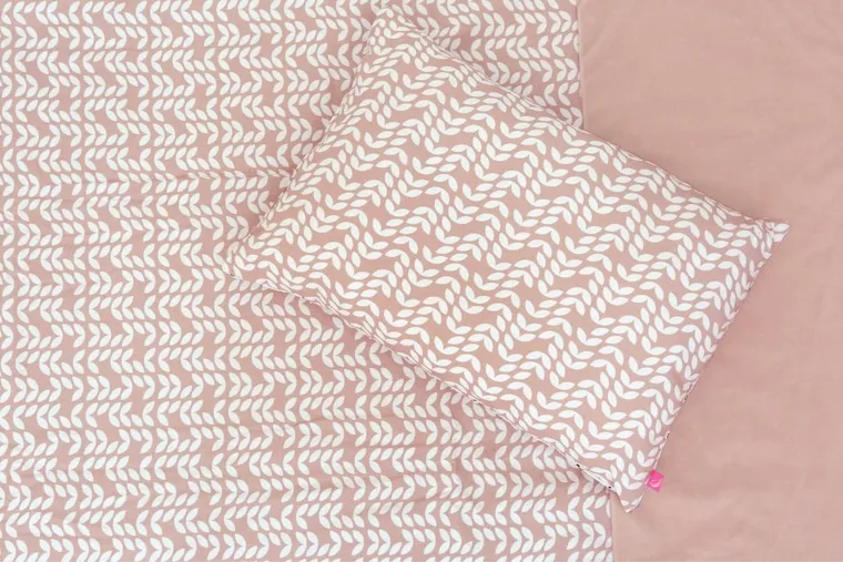 Motherhood, Classics, 2-częściowy komplet pościeli, kołderka z poduszką, różowy