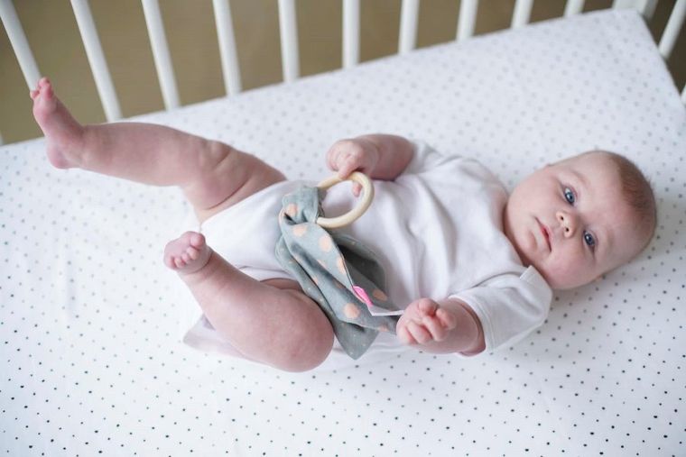 Motherhood, Kropy Różowe, gryzak drewniany