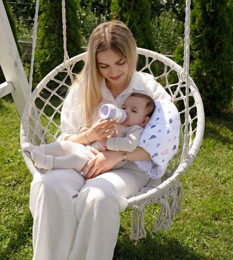 Motherhood, mufka, poduszka do karmienia, fioletowe baloniki