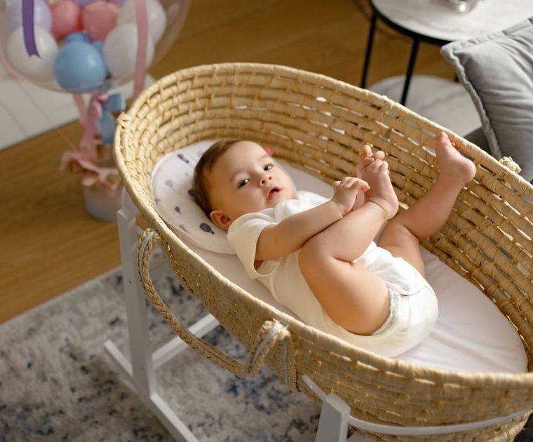 Motherhood, poduszka stabilizująca dla niemowląt, ergonomiczna, fioletowe baloniki