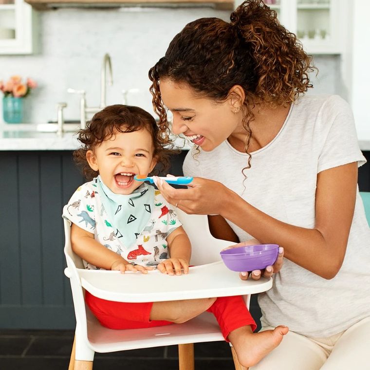 Munchkin, zestaw miseczek z przykrywkami i miękkimi łyżeczkami