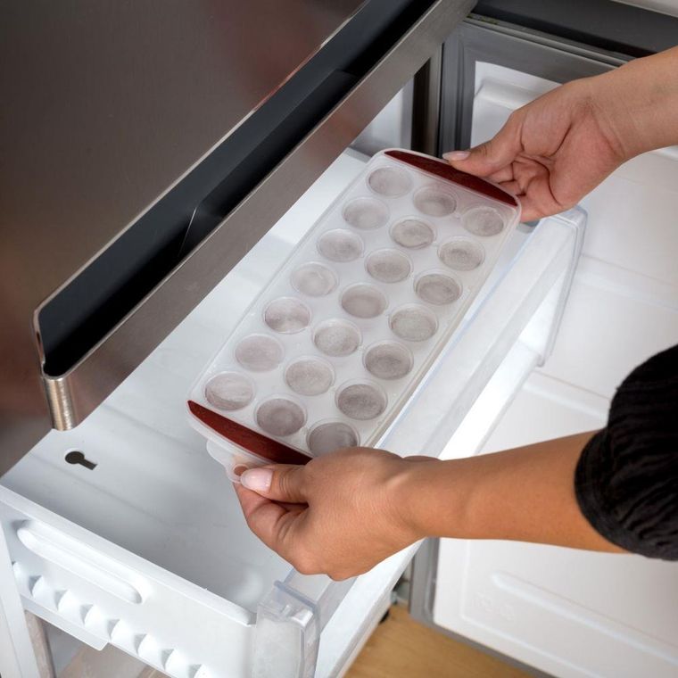 Nava, foremka do 21 kostek lodu, z silikonowym dnem