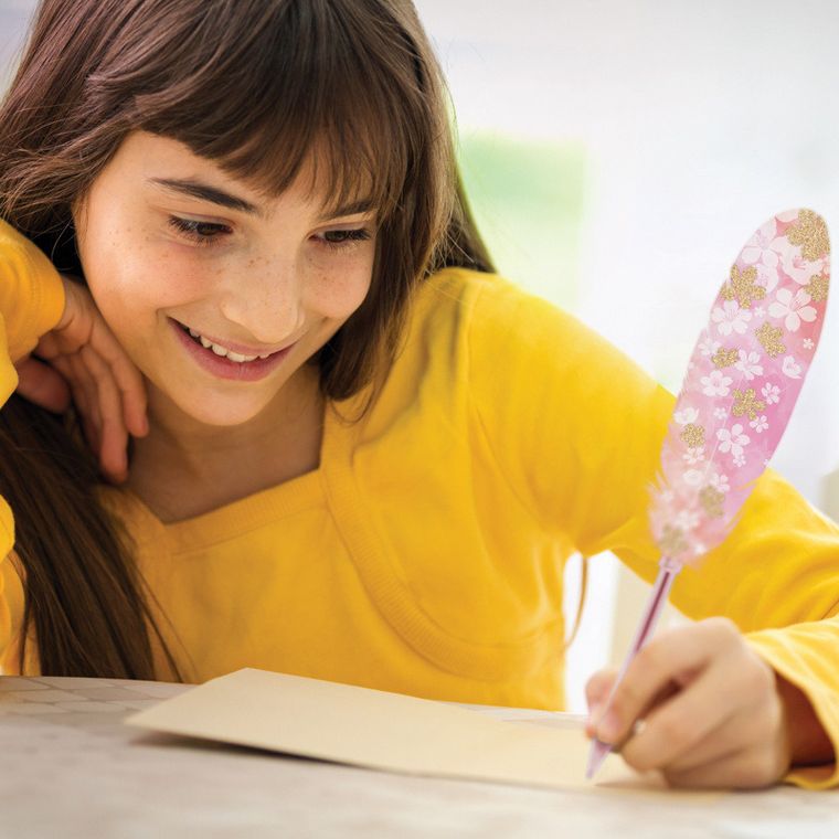 Nebulous Stars, Petulia, długopis z piórkiem